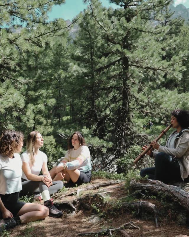 Before stepping into the cold river, Jojo plays the flute.
The forest is quiet. Behind us the flowing river.
We breathe together. A beautiful soundbath in nature.
⁠
These are the moments that shape Ice & Yoga — not just the ice itself, but the way we arrive in it: calm, supported, connected.
⁠
Every workshop or retreat is designed to hold you — whether it’s your first plunge or your fiftieth.
⁠
If you’d like to join us in nature — in Switzerland or Lithuania —
sign up to the newsletter for all updates and early access to future dates.
Link in bio.#iceandyoga #soundbath #coldplunge #switzerland #forest #mountains #connection #nature #mindfulness #retreats
