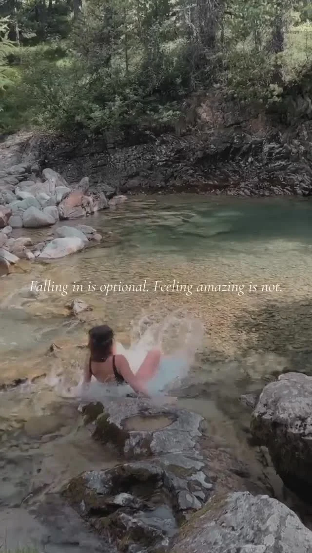 We’ve all had those moments where life throws us in head-first. At Ice & Yoga, we help you enter the cold with safety, breath, and confidence – so you leave feeling empowered, not shocked.#iceandyoga #icebath #coldplunge #swissnature #retreats #community #icebathguidance