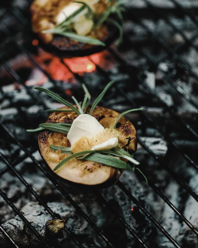 You’ve already met Corinne, our MasterChef Switzerland 2023 winner and retreat chef — now it’s time to share what she’s been dreaming up for our next retreat.Think vibrant, seasonal soul food.
Locally inspired flavours.
Plates that nourish, connect, and ground you between yoga, sauna rituals, and cold plunges.In autumn 2025, Corinne will take her creativity and skills even further with an internship at Stefan Wiesner’s MYSTERION diving into the world of wild flavours. Until then, her focus is on crafting a menu that feels as much a part of the retreat as the yoga or the ice bath — because at Ice & Yoga, food isn’t just a meal.
It’s a pillar.#iceandyoga #retreats #soulfood #stefanwiesner #wildflavors #food #nourishment