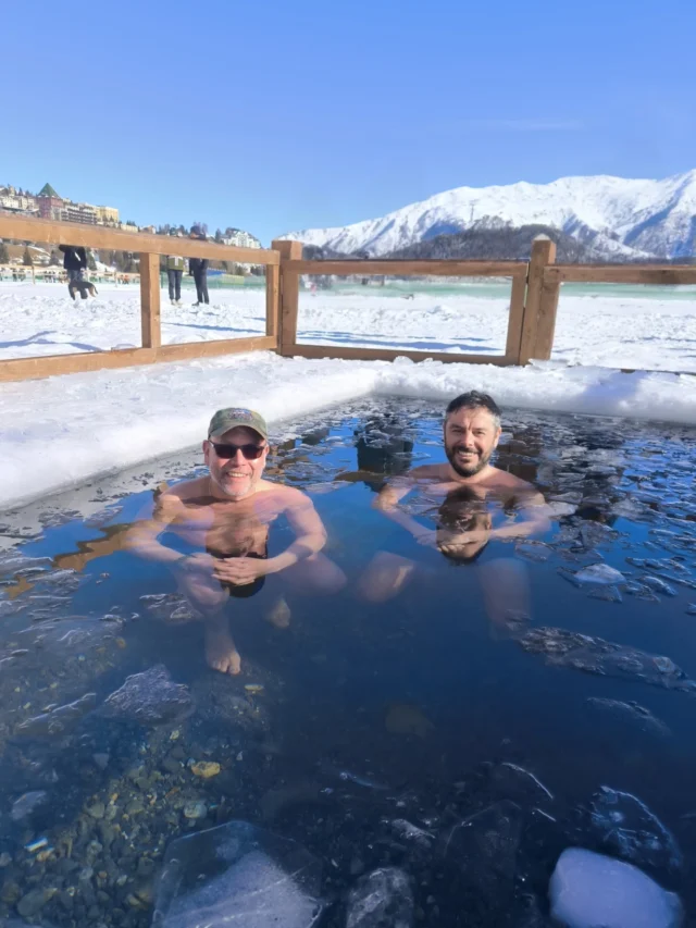 Last weekend’s Yoga & Ice Bath Workshop in St. Moritz was amazing.The recipe for an invigorating ice bath is focus, and a calm breath.
That quiet confidence that comes from meeting discomfort directly, without force.Ice baths are not about pushing limits or proving something. It’s about learning to stay with yourself, under pressure. First in the cold, then also in life.Cold exposure paired with movement and breath creates a space where the body leads and the mind follows. No coaching talk. No performance. Just experience.If this speaks to you, the Baltic Experience Retreat in Lithuania is built on the same principles: Nature, cold, movement, and simplicity.
A small group. Clear structure. Space to reset. There’s still a few spots left. ❄️