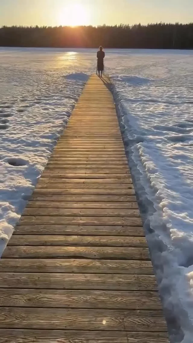 The Baltic Experience Retreat female only was absolutely amazing. We are so grateful for all the wonderful women who joined us in Labanoras forest. From yoga, Wim Hof workshops followed by ice baths in the frozen lake, traditional Lithuanian Sauna ritual, delicious food, vision boards, nature walks, and so much more… What happens in that forest is just magical.The second retreat started yesterday and we are in love! Follow along and check our stories. Maybe you’ll join us next year. 🩵