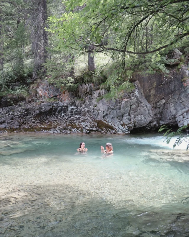 You never go in alone.
⁠
In every Ice & Yoga session, you’re guided step by step — with presence, with breath, with calm.
⁠
Nives holds the space with deep care. She meets you where you are, so you can meet the cold with softness.
⁠
Because cold plunging isn’t about pushing through. It’s about finding ease inside the effort.
⁠
And when the lake or river is this clear, the mountains this still, and the air this alive — the whole experience shifts.
⁠
A moment of magic.
A practice of presence.
⁠
Held by nature. Held by us.#iceandyoga #coldplunge #mindfulness #community #switzerland #coldplungetherapy